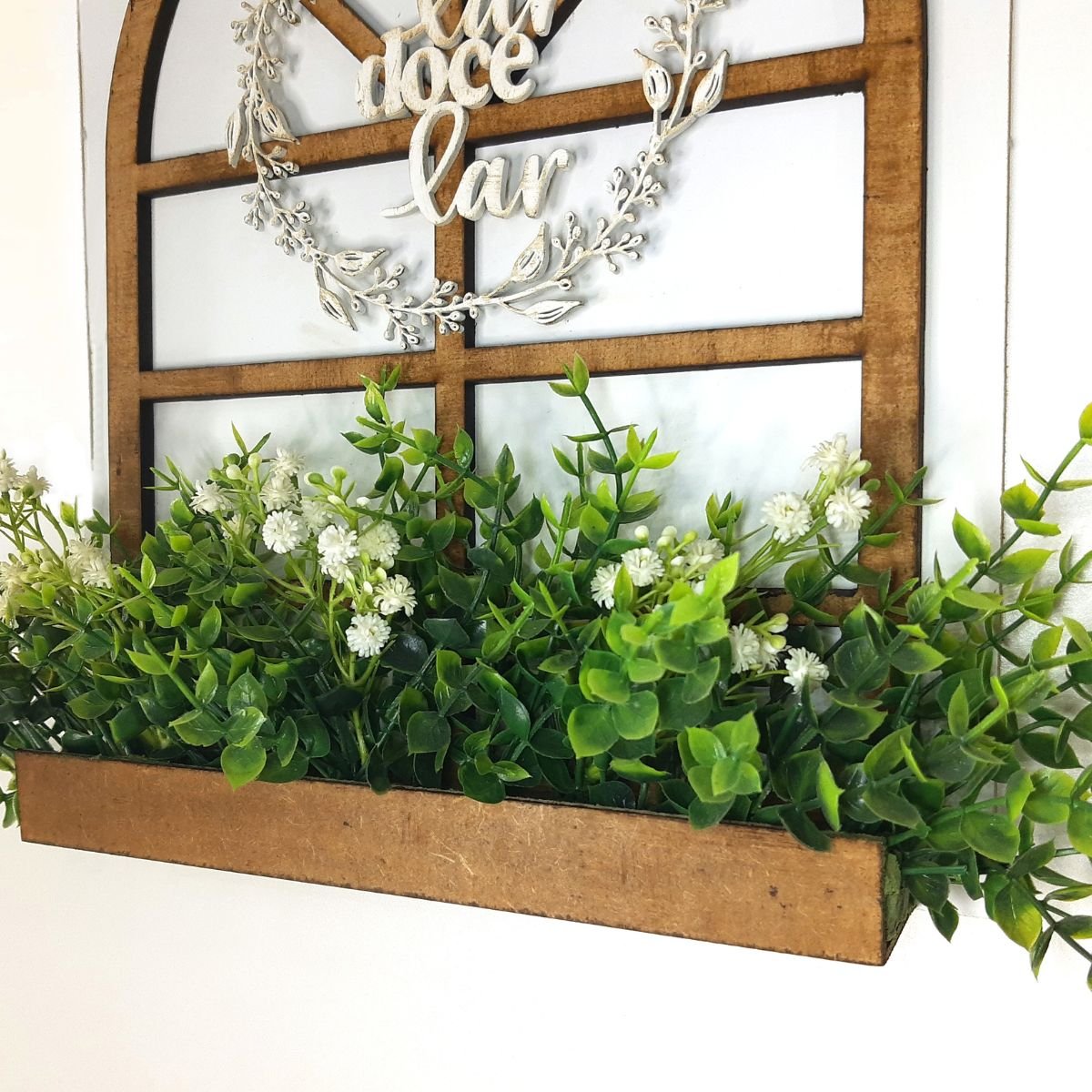 guirlanda-lar-doce-lar-com-floreira-mdf-circulo-de-folhas-em-mdf-folhagens-e-flores-artificiais2